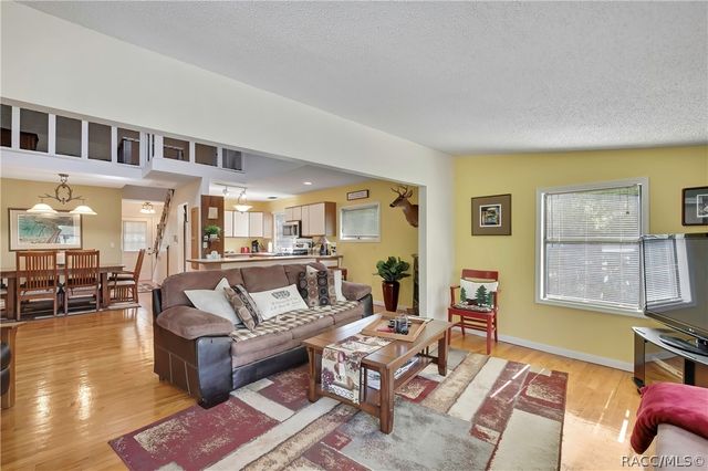 9160 W Kingston Drive, Homosassa, FL 34448