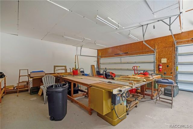 9160 W Kingston Drive, Homosassa, FL 34448