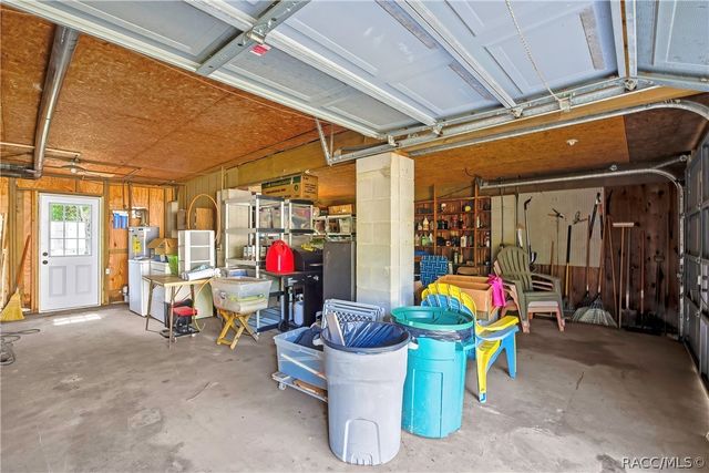 9160 W Kingston Drive, Homosassa, FL 34448