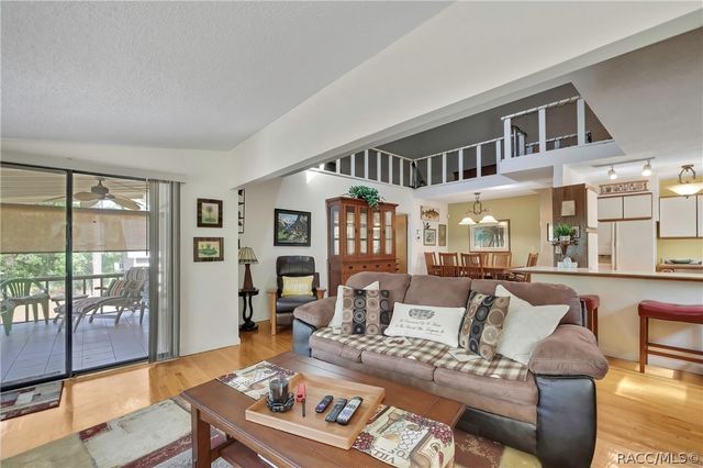 9160 W Kingston Drive, Homosassa, FL 34448