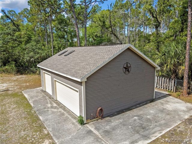 9160 W Kingston Drive, Homosassa, FL 34448