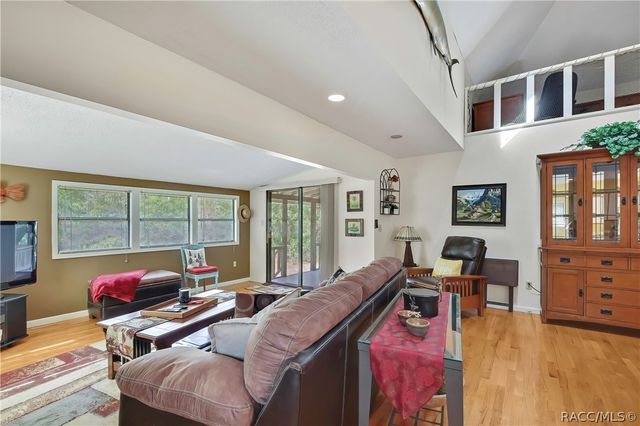 9160 W Kingston Drive, Homosassa, FL 34448