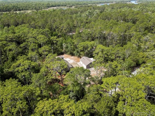 9160 W Kingston Drive, Homosassa, FL 34448