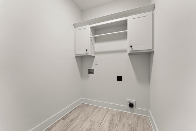 3292 KREUNUN ST, Nesbit, MS 38651