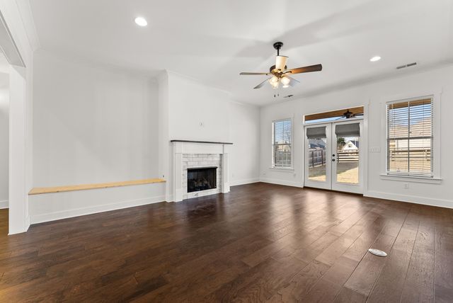 3292 KREUNUN ST, Nesbit, MS 38651