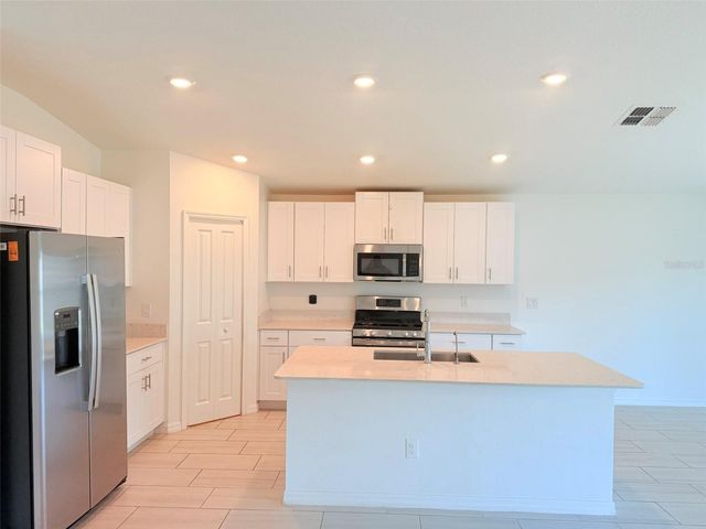 35007 BRACKETT BEND, Zephyrhills, FL 33541