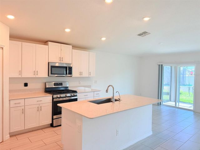 35007 BRACKETT BEND, Zephyrhills, FL 33541