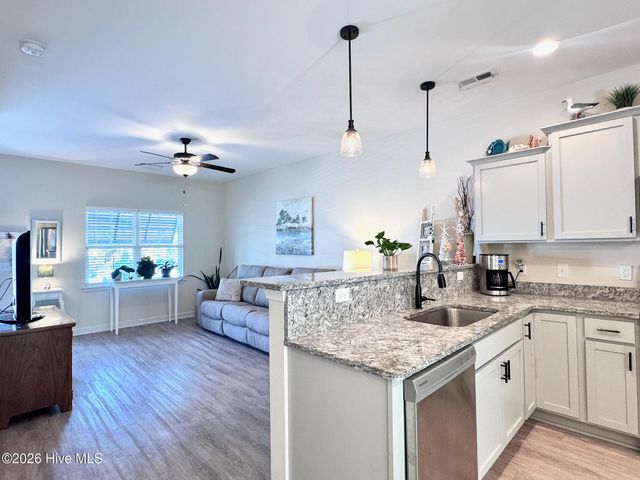 14 Catalina Circle, Swansboro, NC 28584