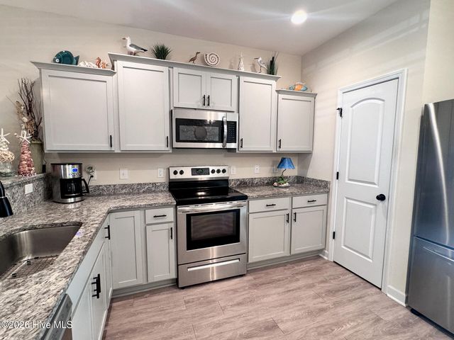 14 Catalina Circle, Swansboro, NC 28584