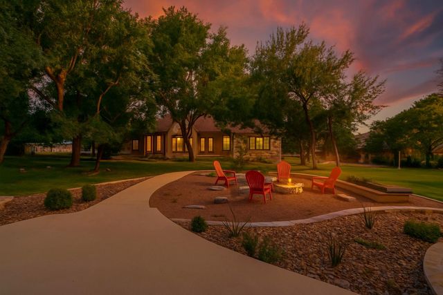 104 Standing Oak DR, Georgetown, TX 78633