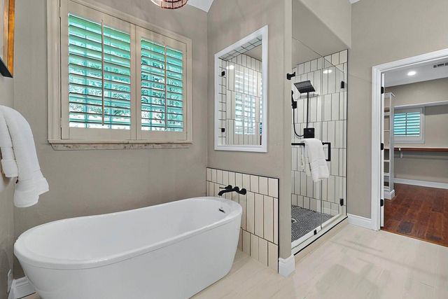 104 Standing Oak DR, Georgetown, TX 78633