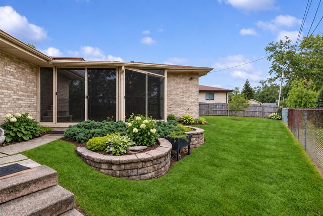 11239 S Avon Avenue, Alsip, IL 60803