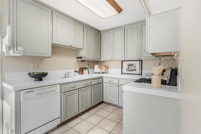 6004 Rothko Lane, Simi Valley, CA 93063