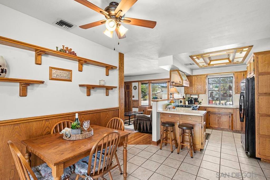 Image 12 of property listing at 9427 W Heaney Circle, Santee, CA 92071