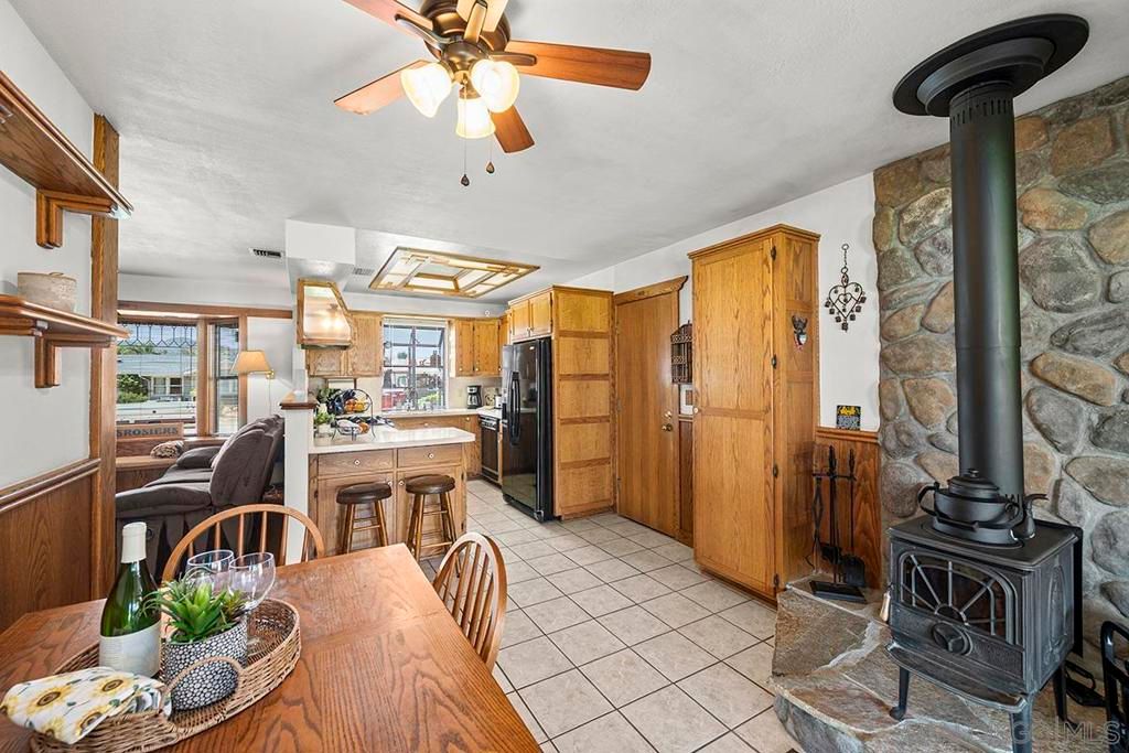 Image 15 of property listing at 9427 W Heaney Circle, Santee, CA 92071