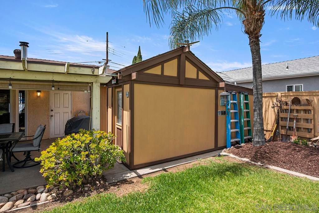 Image 25 of property listing at 9427 W Heaney Circle, Santee, CA 92071