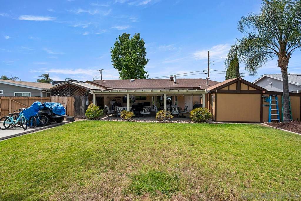 Image 27 of property listing at 9427 W Heaney Circle, Santee, CA 92071