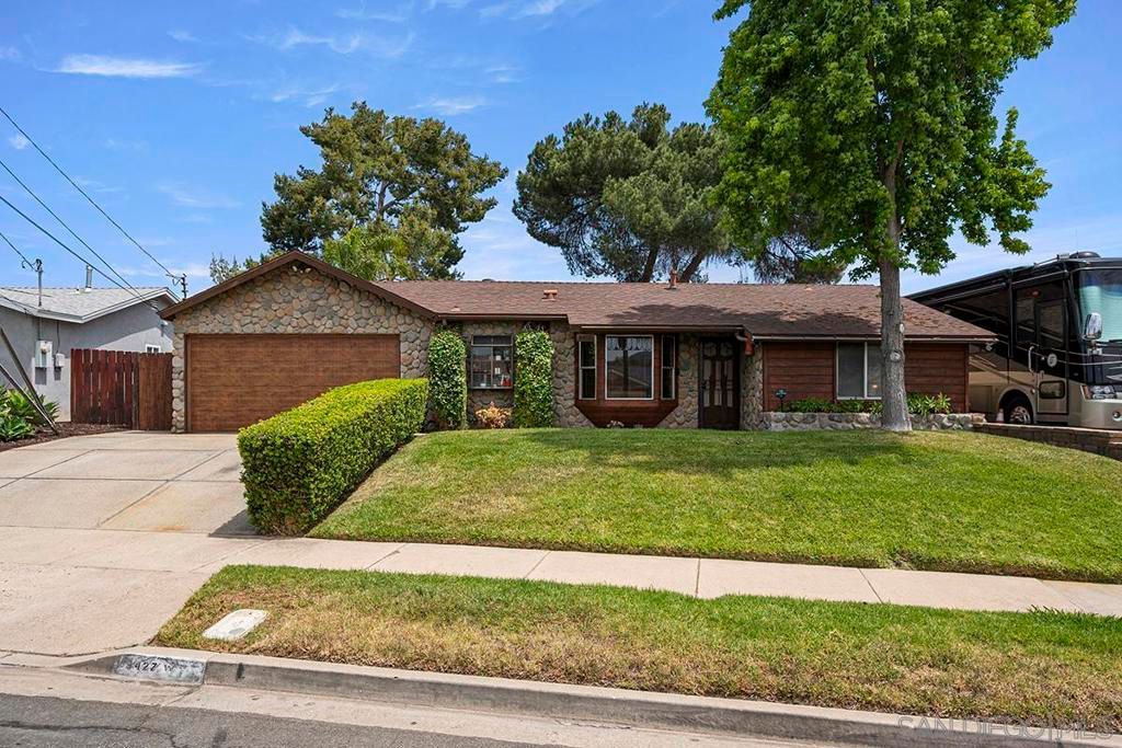 Image 3 of property listing at 9427 W Heaney Circle, Santee, CA 92071