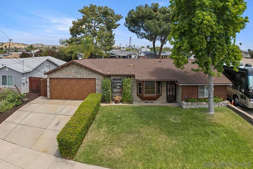 Image 33 of property listing at 9427 W Heaney Circle, Santee, CA 92071