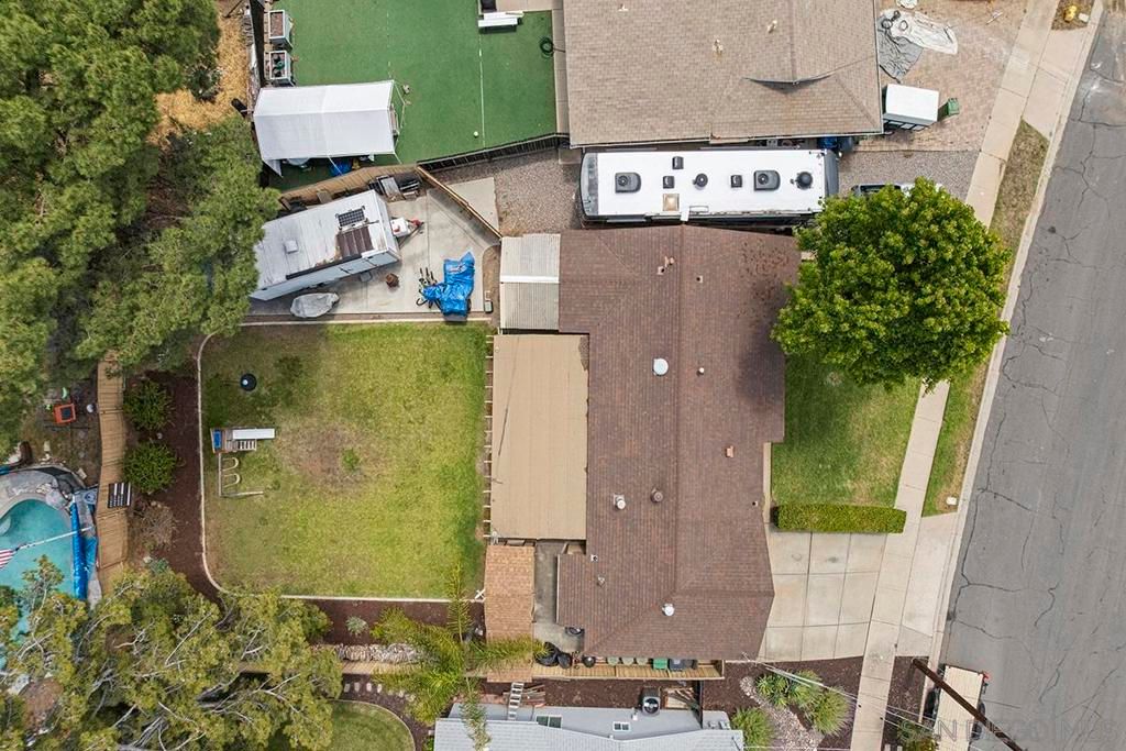 Image 34 of property listing at 9427 W Heaney Circle, Santee, CA 92071