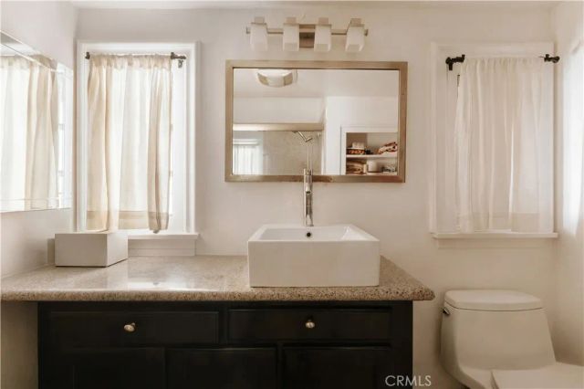 1138 Coldwater Canyon Drive, Beverly Hills, CA 90210