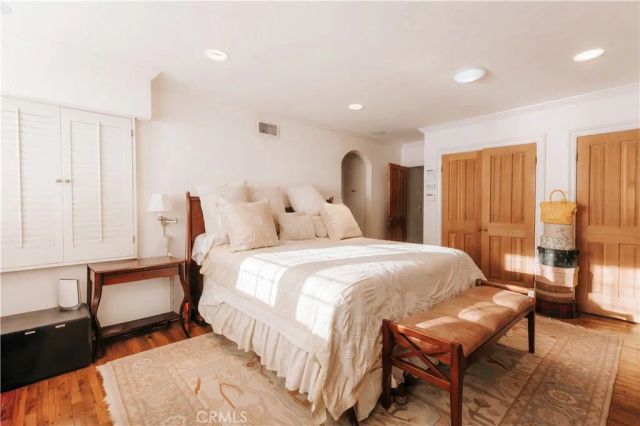 1138 Coldwater Canyon Drive, Beverly Hills, CA 90210