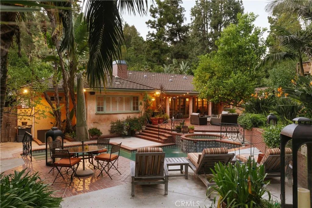 1138 Coldwater Canyon Drive, Beverly Hills, CA 90210