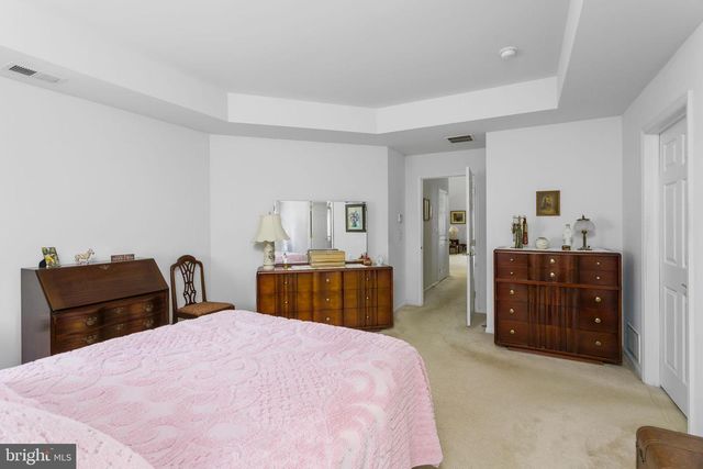 22 HUMMINGBIRD DR, Hamilton, NJ 08690