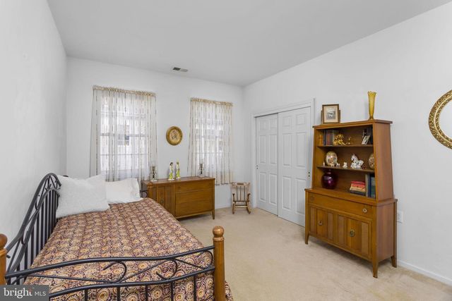 22 HUMMINGBIRD DR, Hamilton, NJ 08690