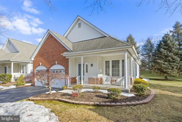 22 HUMMINGBIRD DR, Hamilton, NJ 08690