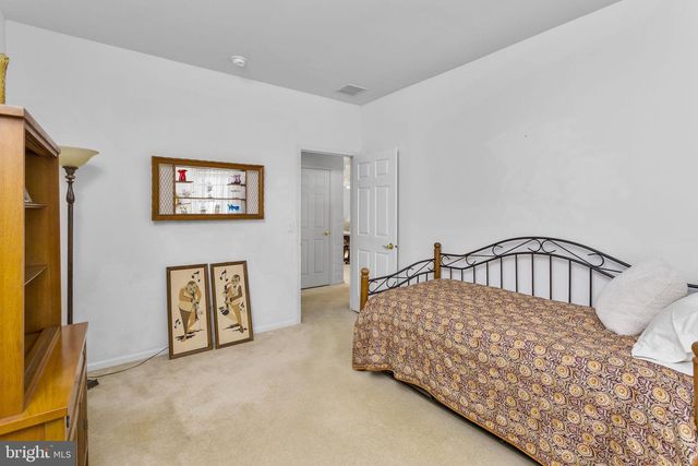 22 HUMMINGBIRD DR, Hamilton, NJ 08690