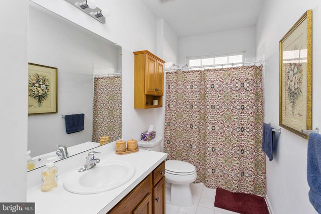 22 HUMMINGBIRD DR, Hamilton, NJ 08690