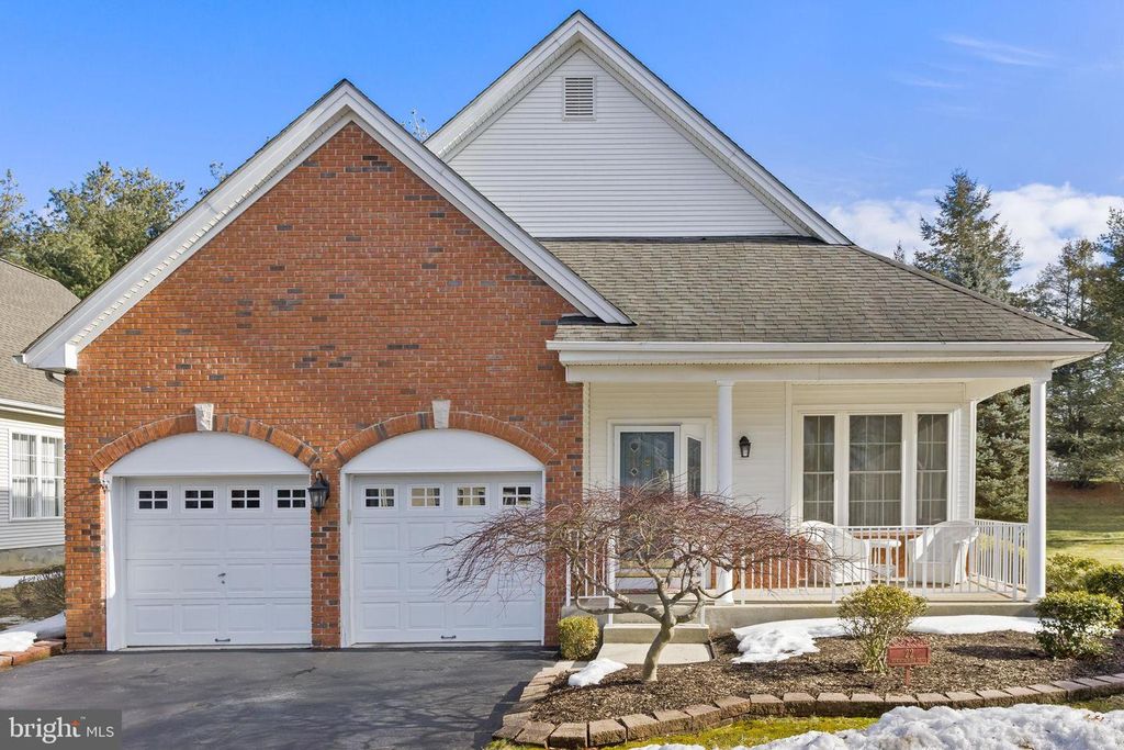 Image 1 of property listing at 22 HUMMINGBIRD DR, Hamilton, NJ 08690