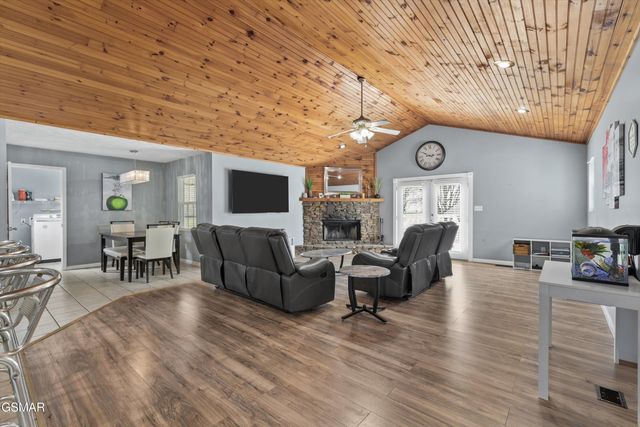 2802 Seth Road, Pigeon Forge, TN 37863