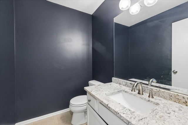 1236 Alexandria Court, Geneva, IL 60134