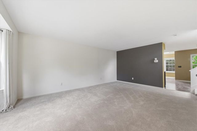 1236 Alexandria Court, Geneva, IL 60134