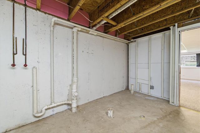 1236 Alexandria Court, Geneva, IL 60134