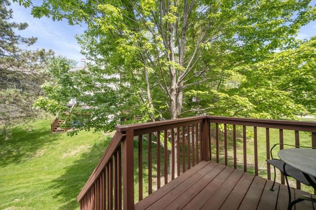 1236 Alexandria Court, Geneva, IL 60134