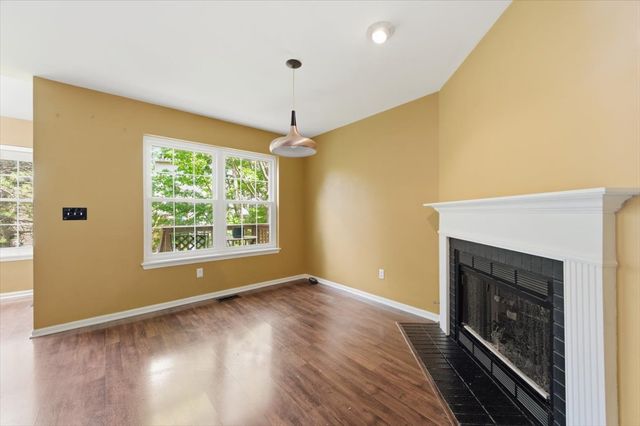 1236 Alexandria Court, Geneva, IL 60134