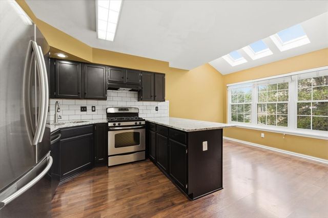 1236 Alexandria Court, Geneva, IL 60134