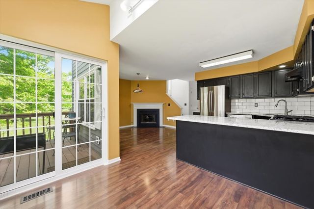 1236 Alexandria Court, Geneva, IL 60134