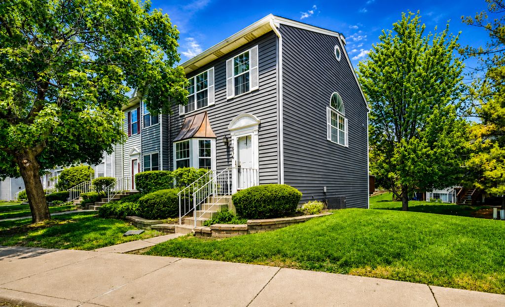 1236 Alexandria Court, Geneva, IL 60134