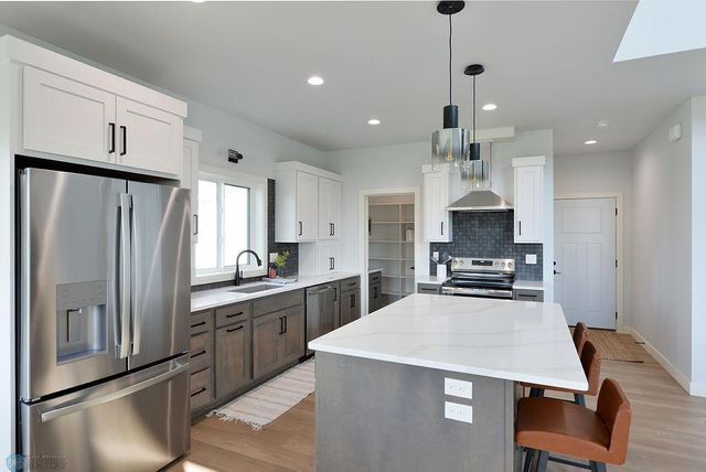 1182 Jill Drive W, West Fargo, ND 58047