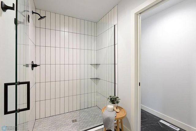 1182 Jill Drive W, West Fargo, ND 58047