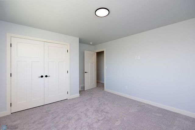 1182 Jill Drive W, West Fargo, ND 58047