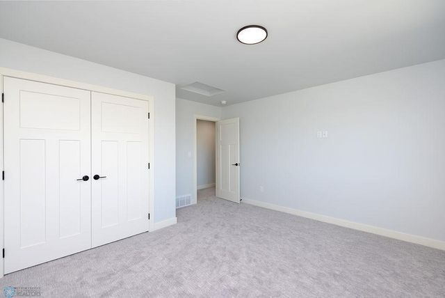 1182 Jill Drive W, West Fargo, ND 58047