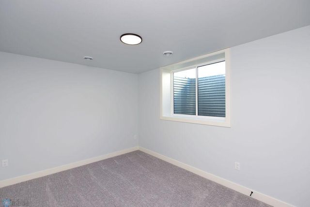 1182 Jill Drive W, West Fargo, ND 58047