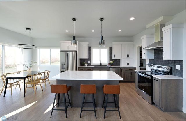 1182 Jill Drive W, West Fargo, ND 58047