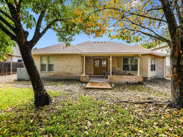 905 E Olympic DR, Pflugerville, TX 78660