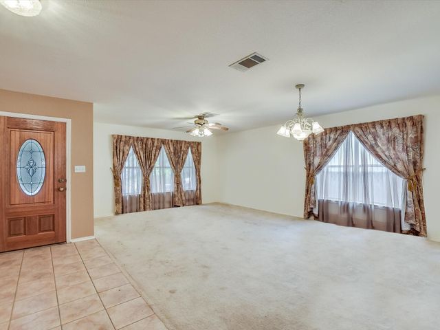 905 E Olympic DR, Pflugerville, TX 78660